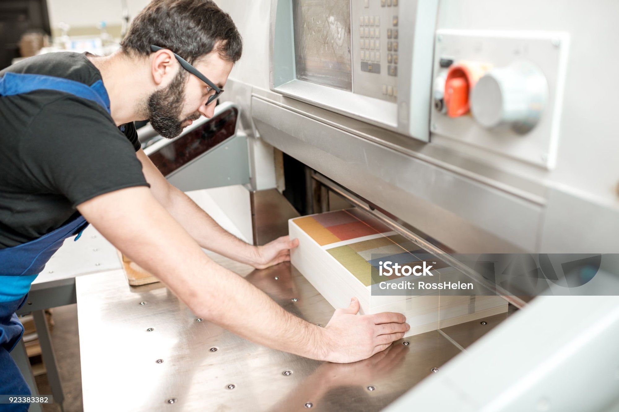 istockphoto-923383382-2048x2048